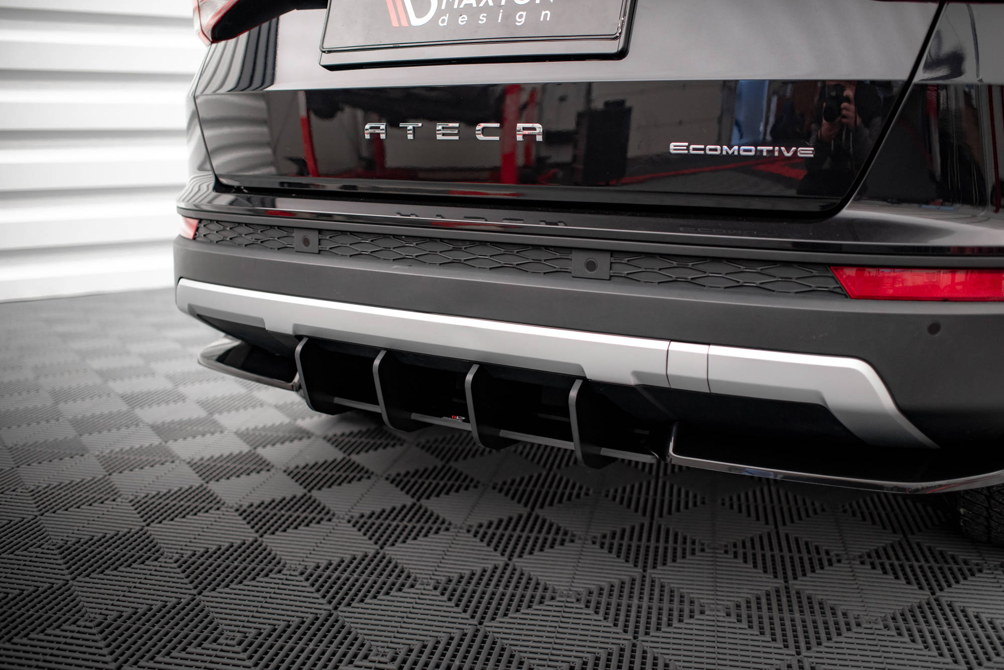 pol_po_Street-Pro-Rear-Diffuser-Seat-Ateca-Mk1-17333_5 pol_po_Street-Pro-Rear-Diffuser-Seat-Ateca-Mk1-17333_5