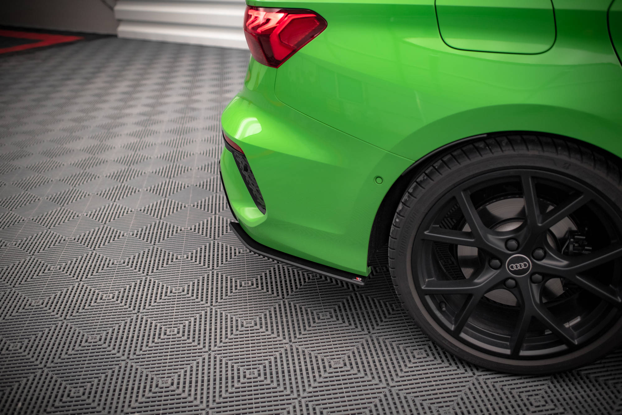 pol_po_Street-Pro-Rear-Side-Splitters-Audi-RS3-Sedan-8Y-15242_6 pol_po_Street-Pro-Rear-Side-Splitters-Audi-RS3-Sedan-8Y-15242_6