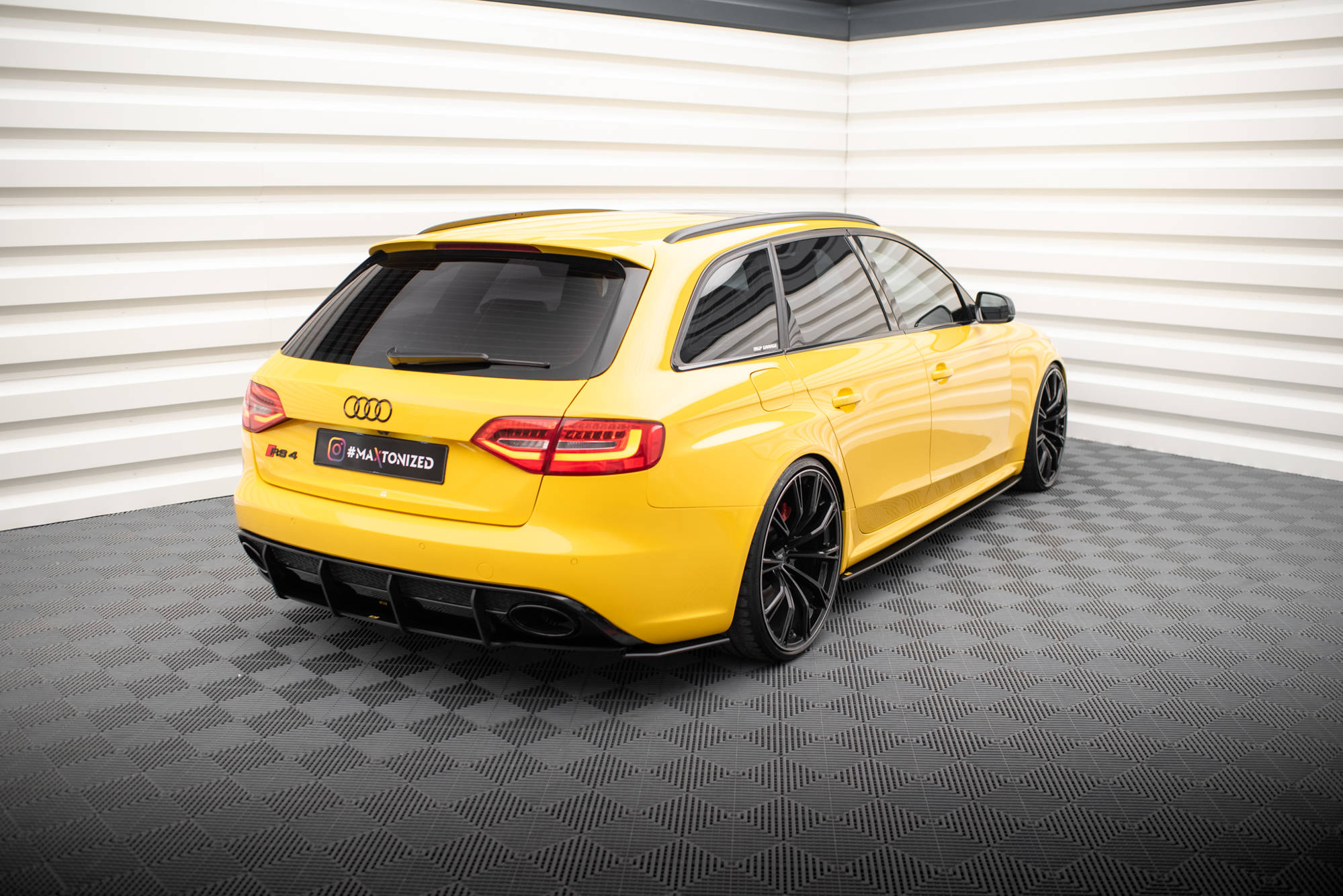 pol_po_Street-Pro-Rear-Side-Splitters-Audi-RS4-B8-18700_2 pol_po_Street-Pro-Rear-Side-Splitters-Audi-RS4-B8-18700_2