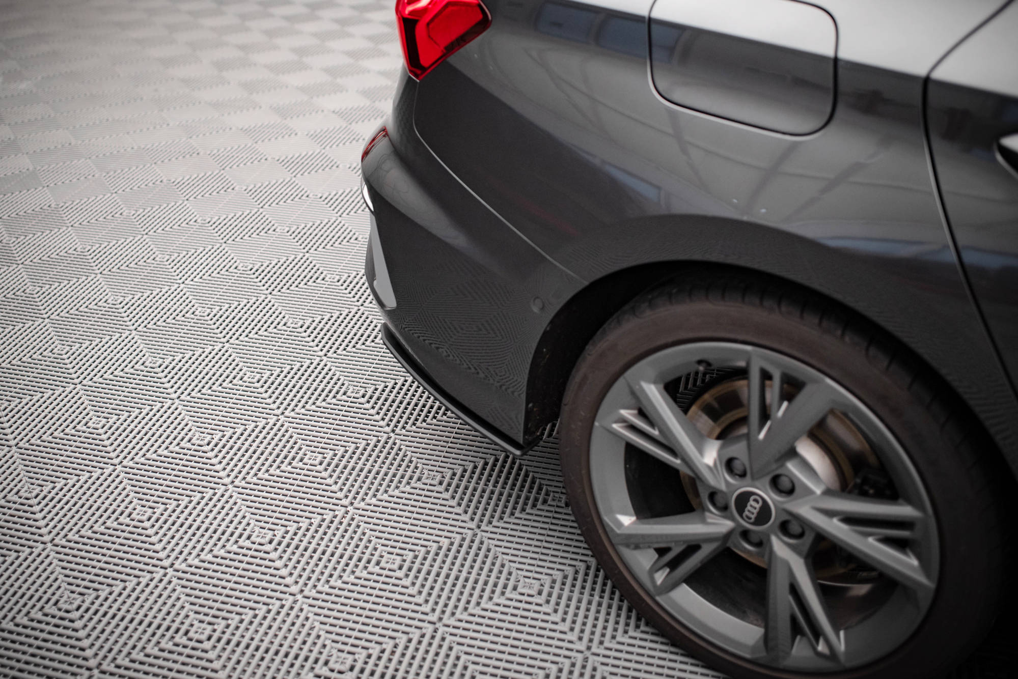pol_po_Street-Pro-Rear-Side-Splitters-Audi-S3-Sedan-8Y-14922_4 pol_po_Street-Pro-Rear-Side-Splitters-Audi-S3-Sedan-8Y-14922_4