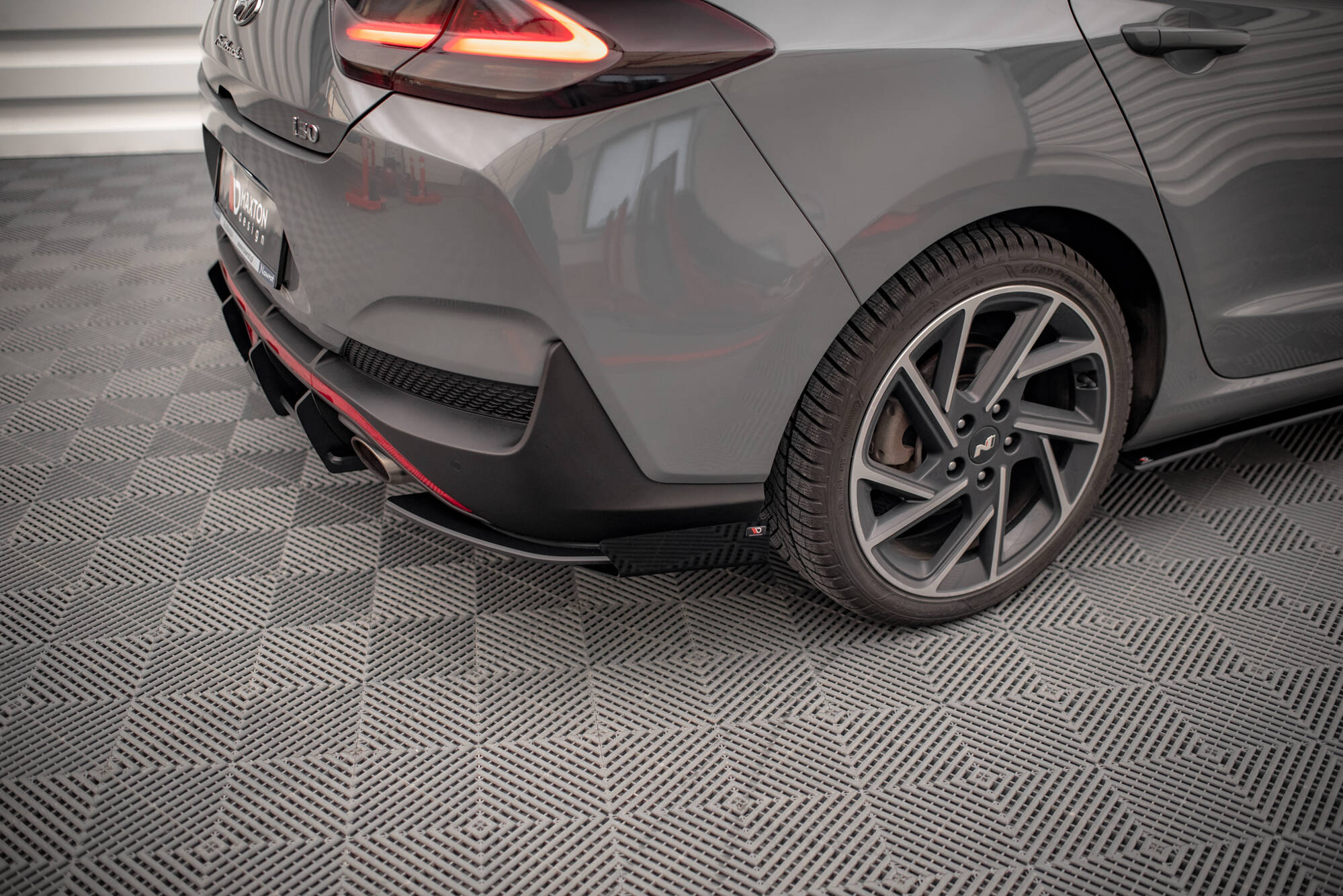 pol_po_Street-Pro-Rear-Side-Splitters-Flaps-Hyundai-I30-Fastback-N-Line-Mk3-Facelift-20522_12 pol_po_Street-Pro-Rear-Side-Splitters-Flaps-Hyundai-I30-Fastback-N-Line-Mk3-Facelift-20522_12