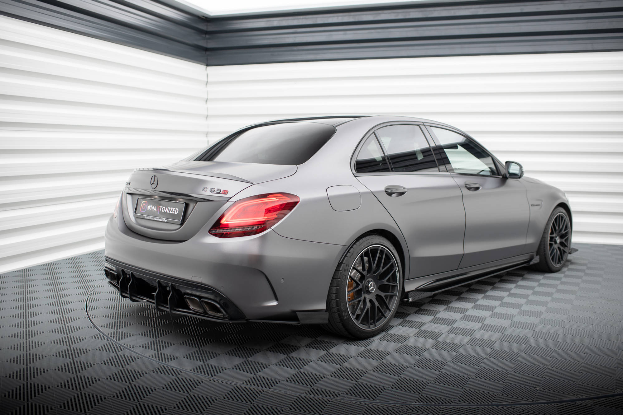 pol_po_Street-Pro-Rear-Side-Splitters-Flaps-Mercedes-AMG-C63-Sedan-Estate-W205-Facelift-18952_4 pol_po_Street-Pro-Rear-Side-Splitters-Flaps-Mercedes-AMG-C63-Sedan-Estate-W205-Facelift-18952_4