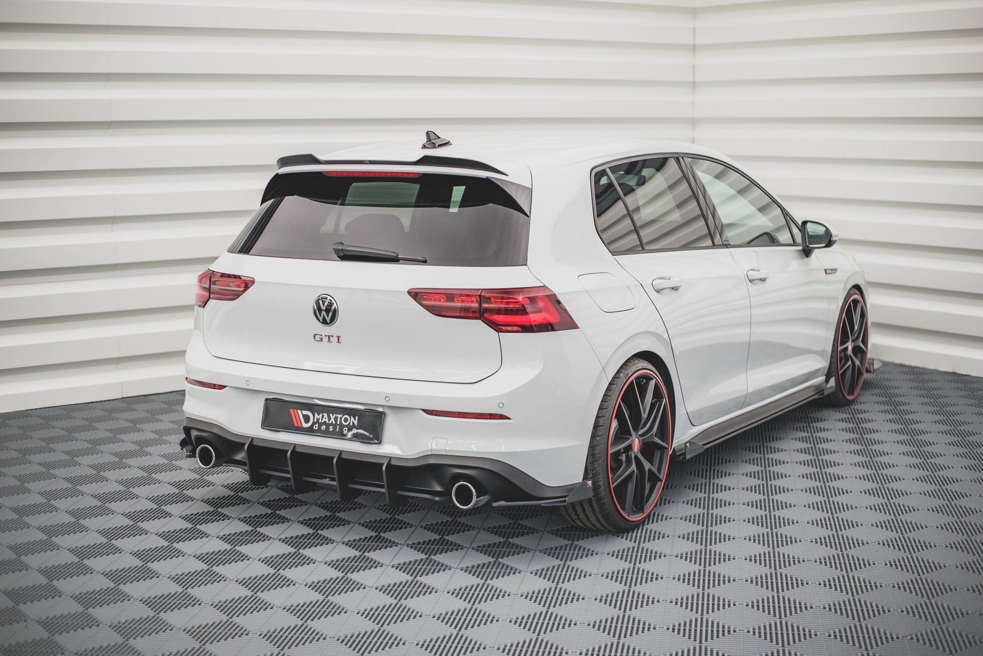 pol_po_Street-Pro-Rear-Side-Splitters-Flaps-Volkswagen-Golf-GTI-GTE-R-Line-Mk8-12239_3 pol_po_Street-Pro-Rear-Side-Splitters-Flaps-Volkswagen-Golf-GTI-GTE-R-Line-Mk8-12239_3