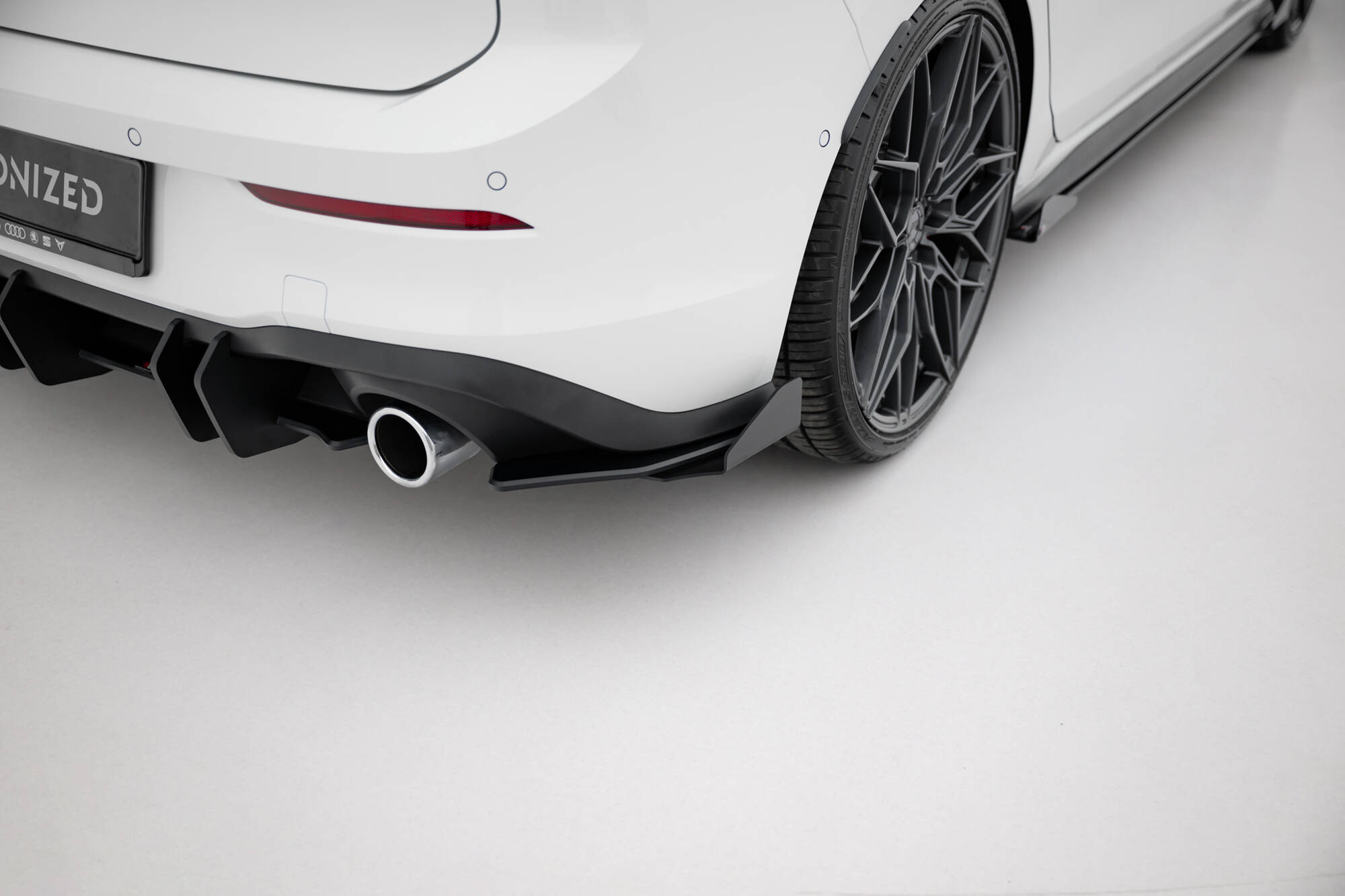 pol_po_Street-Pro-Rear-Side-Splitters-Flaps-Volkswagen-Golf-GTI-GTE-R-Line-Mk8-12239_5 pol_po_Street-Pro-Rear-Side-Splitters-Flaps-Volkswagen-Golf-GTI-GTE-R-Line-Mk8-12239_5