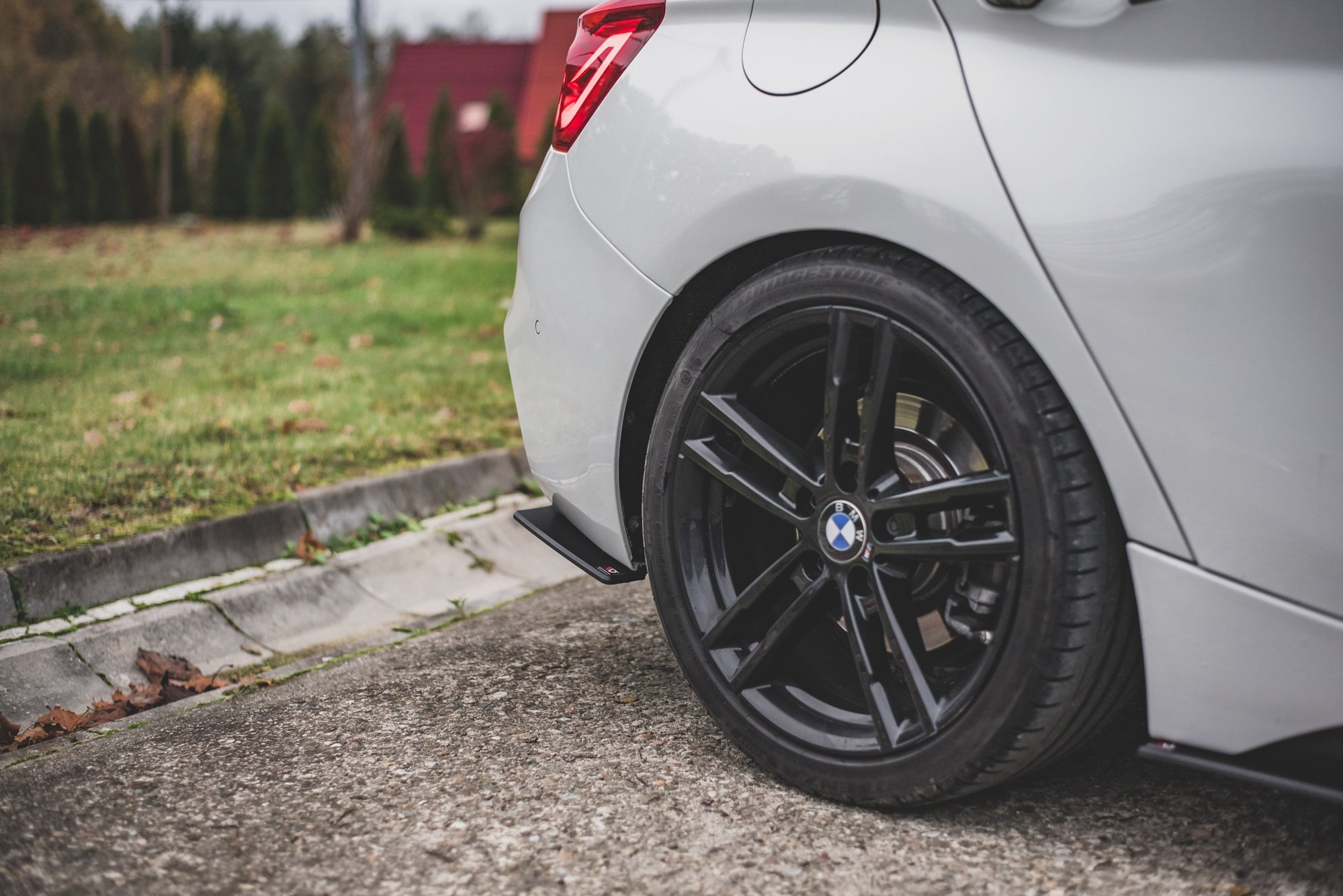 pol_po_Street-Pro-Rear-Side-Splitters-V-3-for-BMW-1-F20-M140i-12173_5 pol_po_Street-Pro-Rear-Side-Splitters-V-3-for-BMW-1-F20-M140i-12173_5