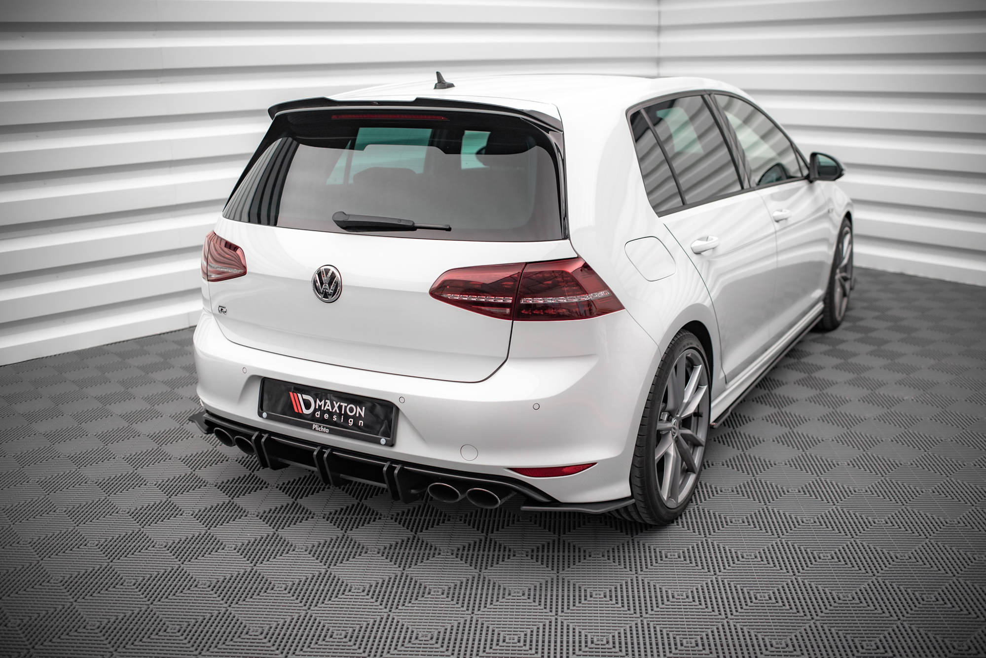 pol_po_Street-Pro-Rear-Side-Splitters-Volkswagen-Golf-R-Mk7-14326_5 pol_po_Street-Pro-Rear-Side-Splitters-Volkswagen-Golf-R-Mk7-14326_5