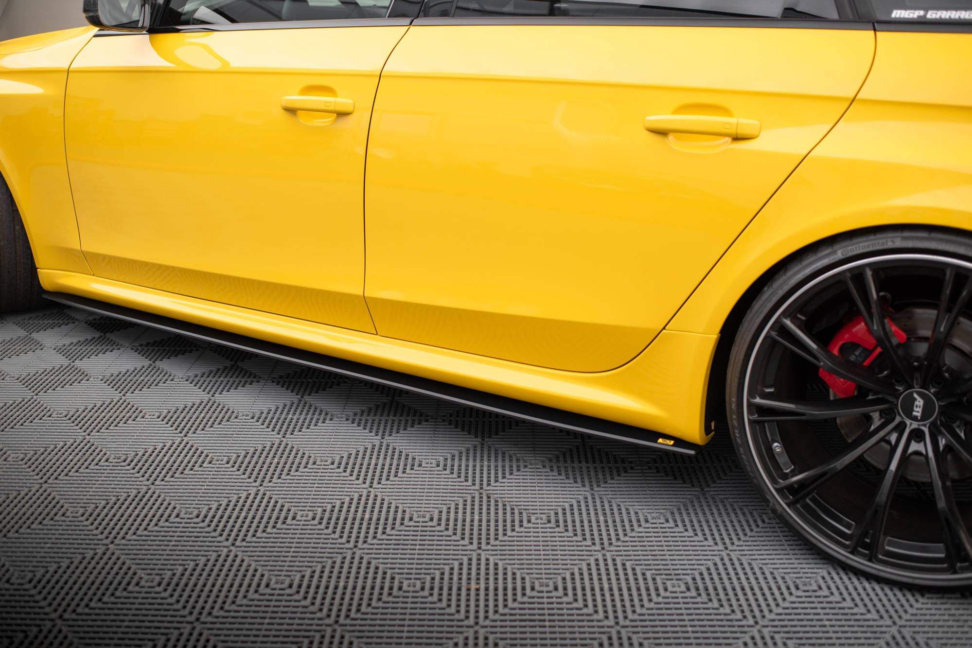 pol_po_Street-Pro-Side-Skirts-Diffusers-Audi-RS4-B8-18703_6 pol_po_Street-Pro-Side-Skirts-Diffusers-Audi-RS4-B8-18703_6