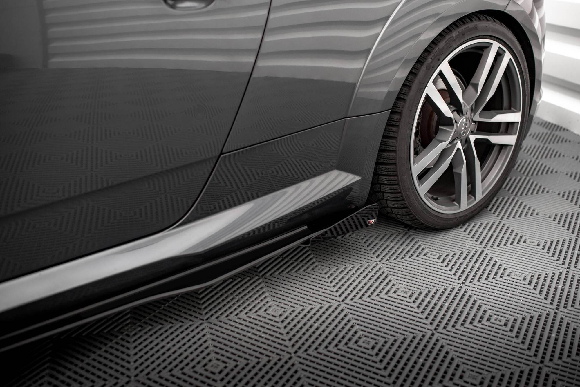 pol_po_Street-Pro-Side-Skirts-Diffusers-Flaps-Audi-TT-S-S-Line-8S-19493_3 pol_po_Street-Pro-Side-Skirts-Diffusers-Flaps-Audi-TT-S-S-Line-8S-19493_3
