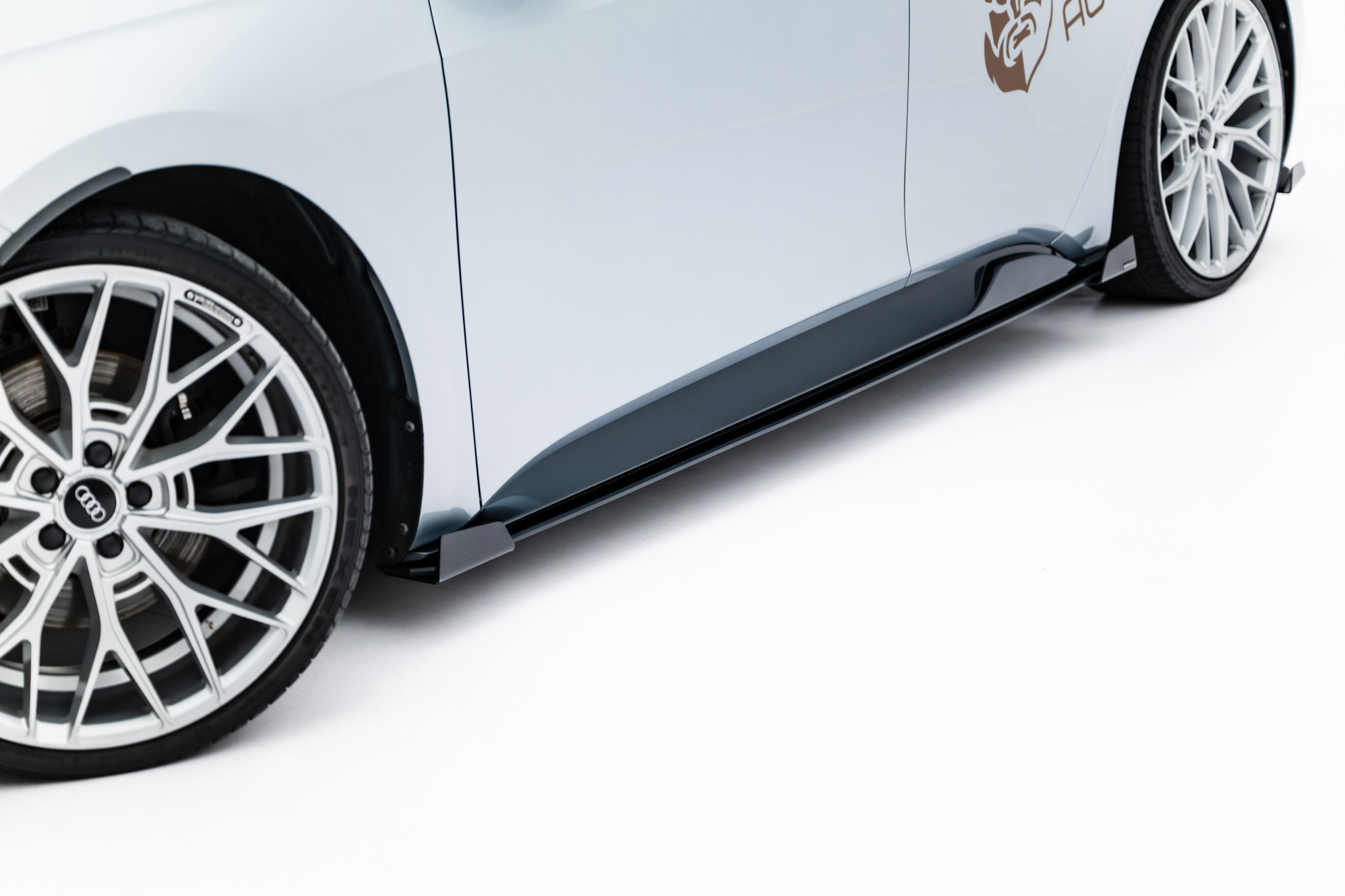 pol_po_Street-Pro-Side-Skirts-Diffusers-Flaps-Cupra-Born-Mk1-23582_5 pol_po_Street-Pro-Side-Skirts-Diffusers-Flaps-Cupra-Born-Mk1-23582_5