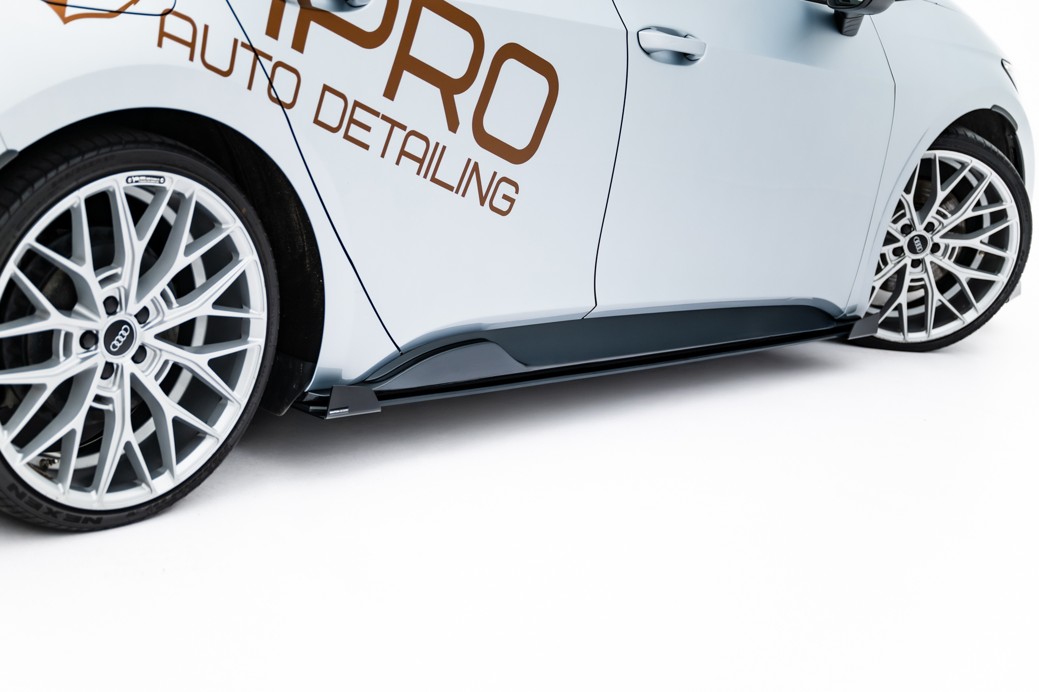 pol_po_Street-Pro-Side-Skirts-Diffusers-Flaps-Cupra-Born-Mk1-23583_1 pol_po_Street-Pro-Side-Skirts-Diffusers-Flaps-Cupra-Born-Mk1-23583_1