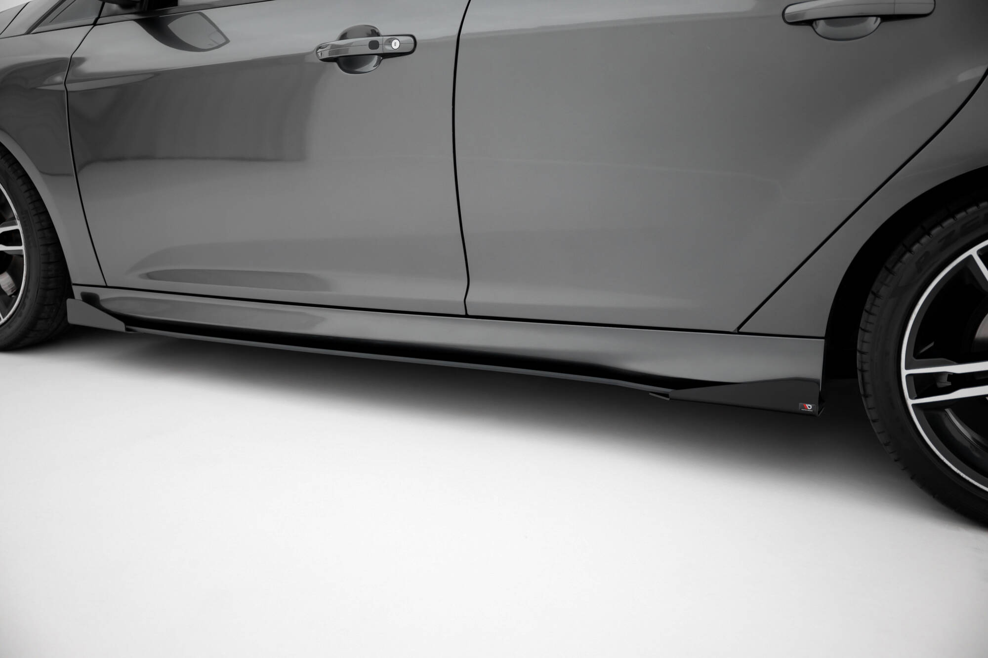 pol_po_Street-Pro-Side-Skirts-Diffusers-Flaps-Ford-Focus-ST-Mk3-Facelift-21572_8 pol_po_Street-Pro-Side-Skirts-Diffusers-Flaps-Ford-Focus-ST-Mk3-Facelift-21572_8