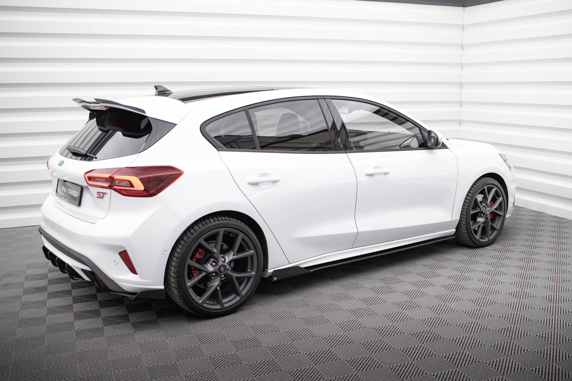 pol_po_Street-Pro-Side-Skirts-Diffusers-Flaps-Ford-Focus-ST-ST-Line-Mk4-10043_10 pol_po_Street-Pro-Side-Skirts-Diffusers-Flaps-Ford-Focus-ST-ST-Line-Mk4-10043_10