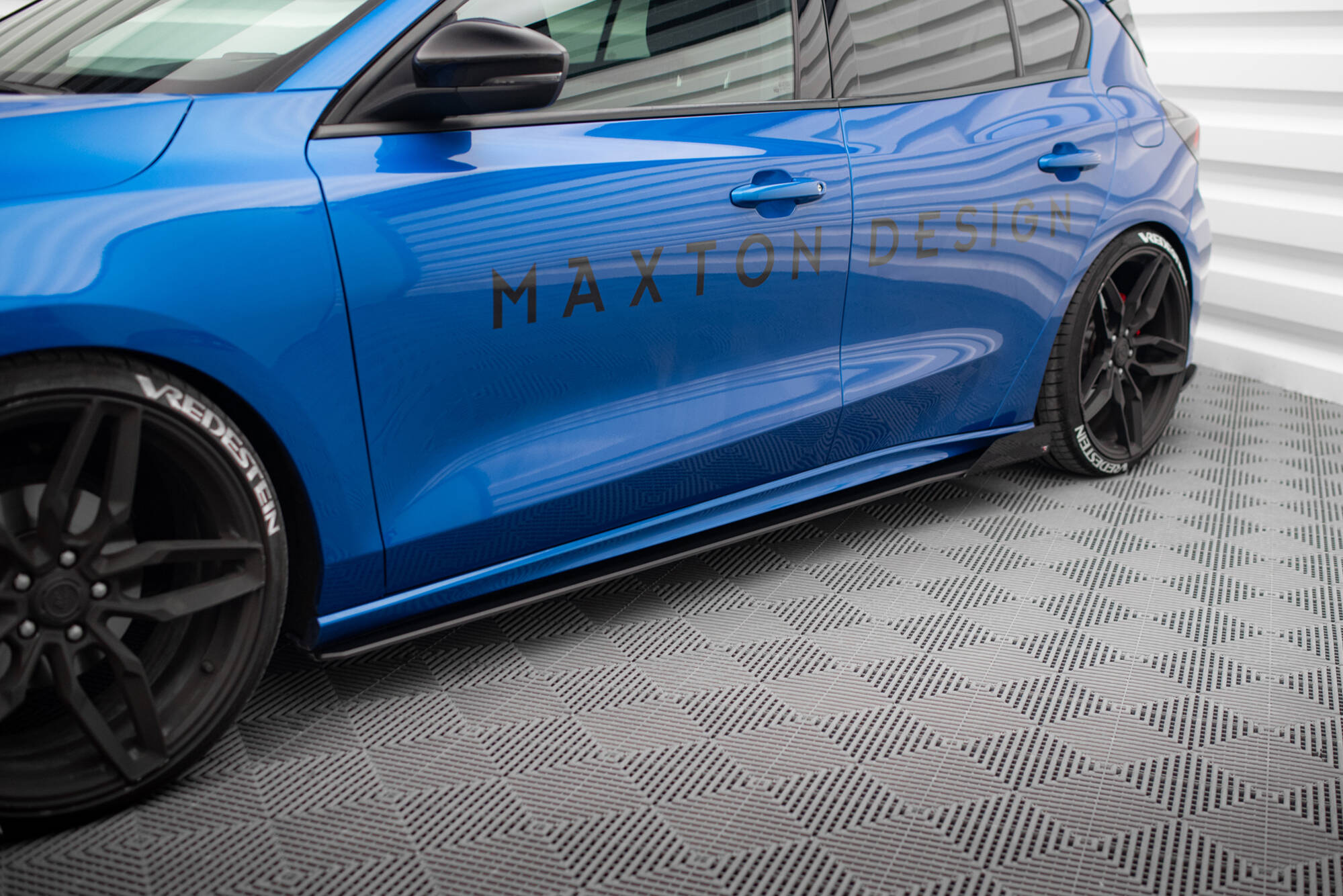 pol_po_Street-Pro-Side-Skirts-Diffusers-Flaps-Ford-Focus-ST-ST-Line-Mk4-10043_4 pol_po_Street-Pro-Side-Skirts-Diffusers-Flaps-Ford-Focus-ST-ST-Line-Mk4-10043_4