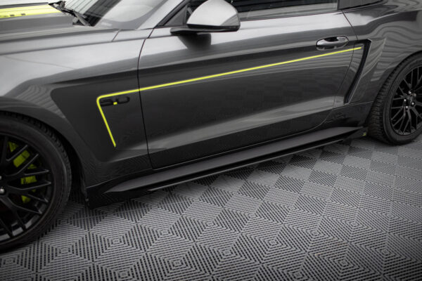 Street Pro Μαρσπιέ + Flaps Ford Mustang GT Mk6