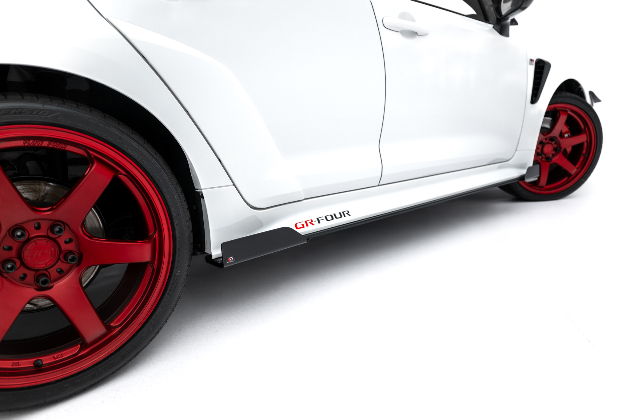 pol_po_Street-Pro-Side-Skirts-Diffusers-Flaps-Toyota-GR-Corolla-Mk12-22856_3 pol_po_Street-Pro-Side-Skirts-Diffusers-Flaps-Toyota-GR-Corolla-Mk12-22856_3
