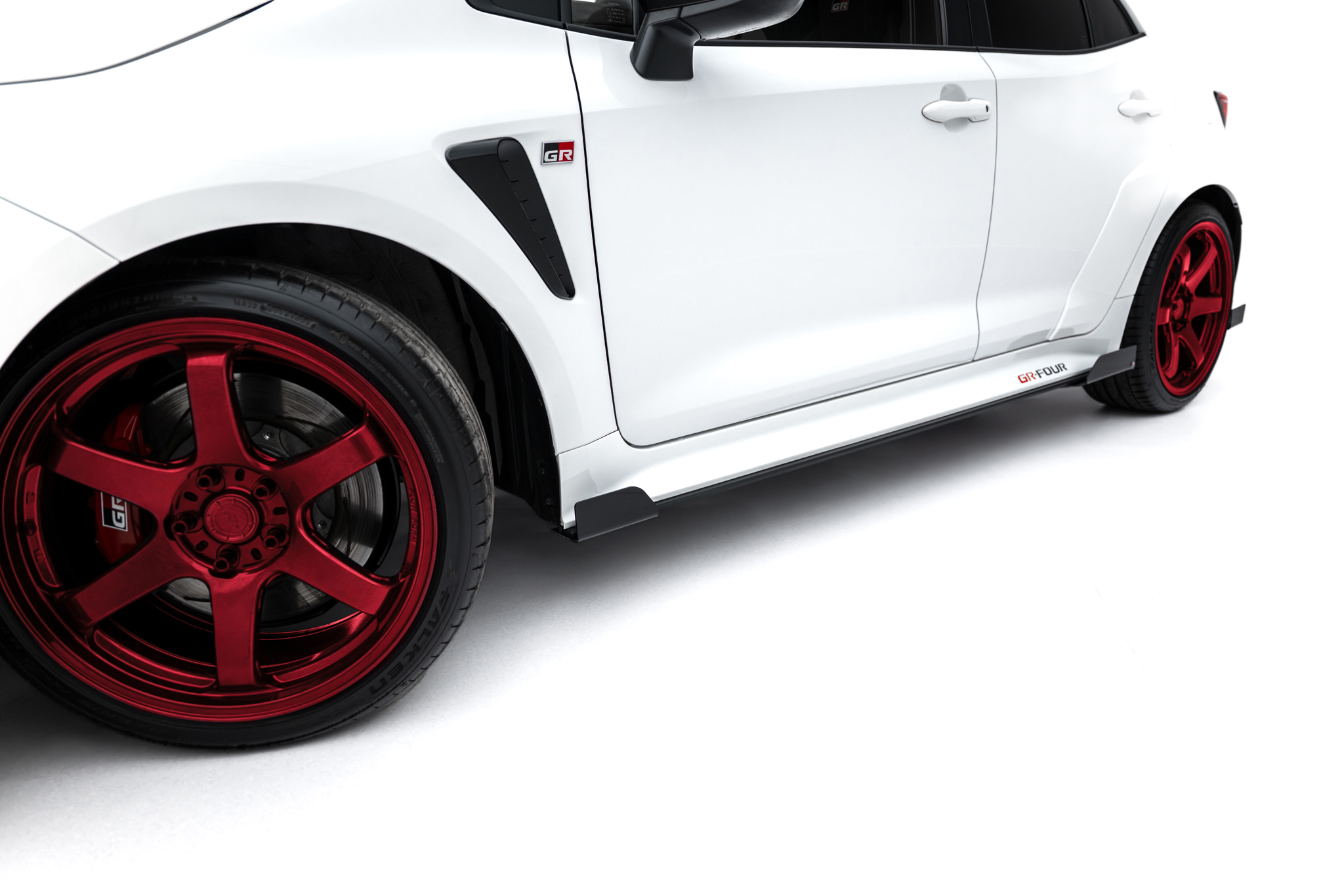 pol_po_Street-Pro-Side-Skirts-Diffusers-Flaps-Toyota-GR-Corolla-Mk12-22856_4 pol_po_Street-Pro-Side-Skirts-Diffusers-Flaps-Toyota-GR-Corolla-Mk12-22856_4