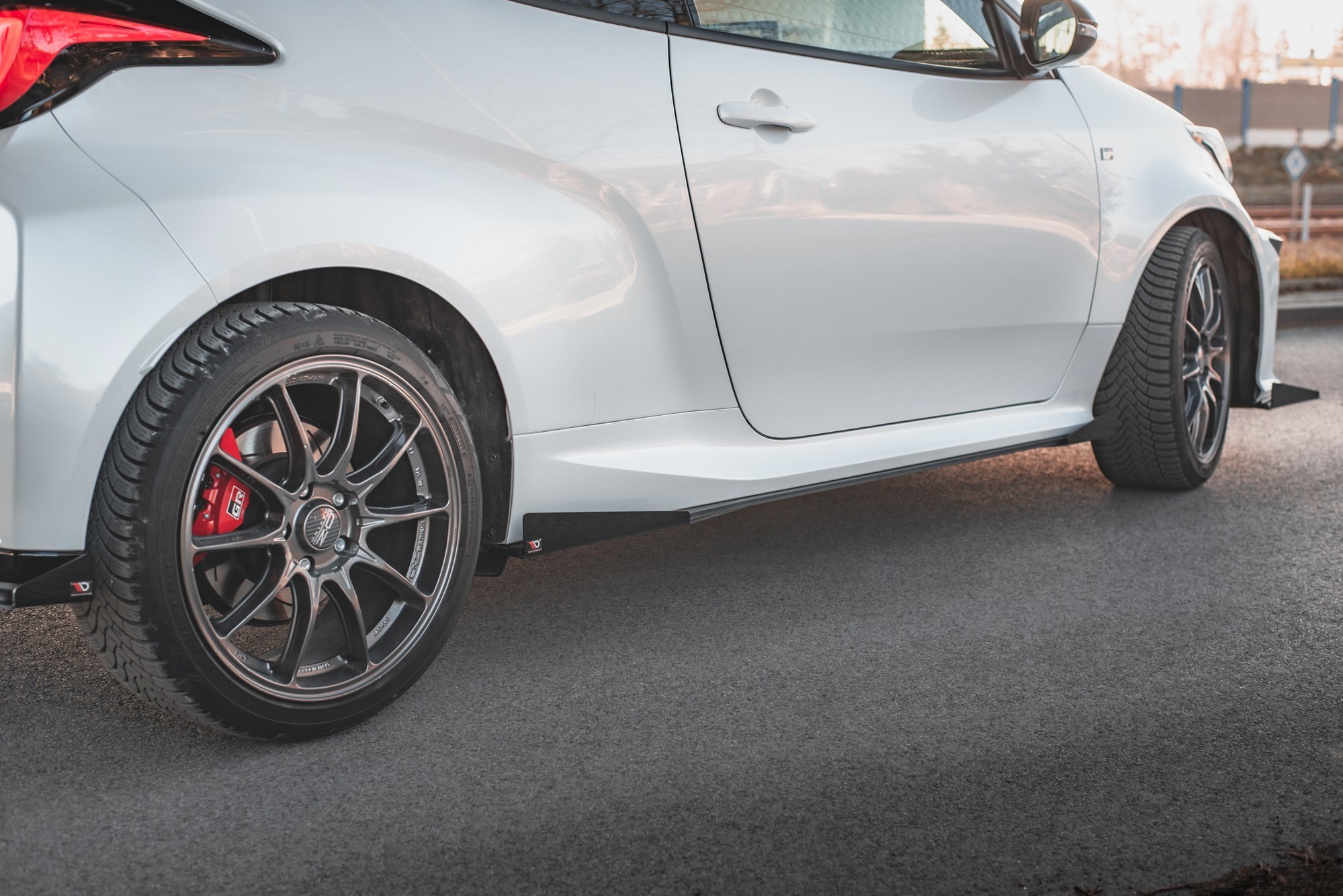 pol_po_Street-Pro-Side-Skirts-Diffusers-Flaps-Toyota-GR-Yaris-Mk4-11927_5 pol_po_Street-Pro-Side-Skirts-Diffusers-Flaps-Toyota-GR-Yaris-Mk4-11927_5