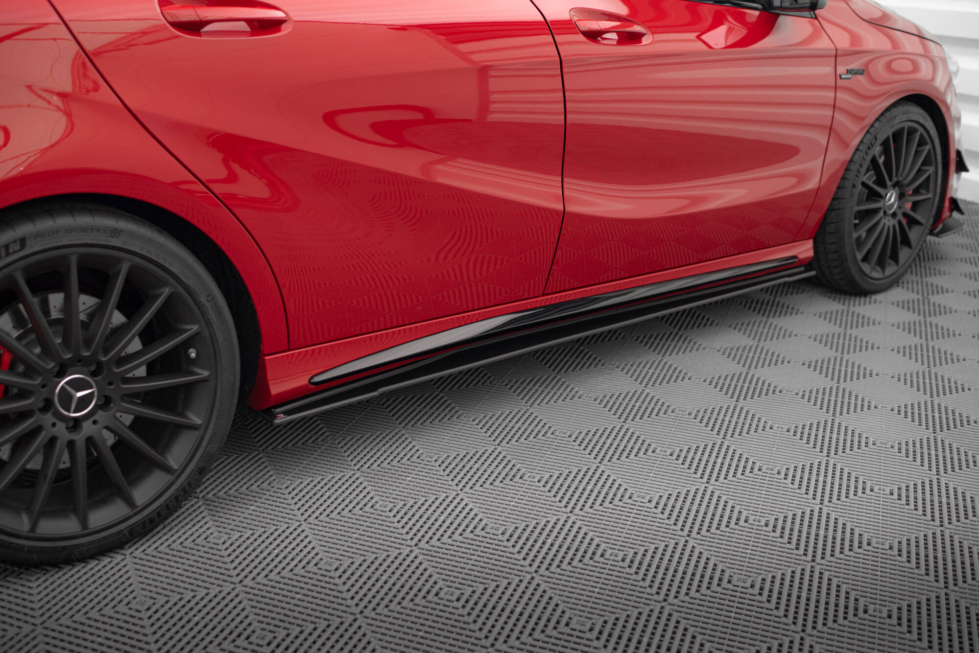 pol_po_Street-Pro-Side-Skirts-Diffusers-Mercedes-Benz-A-45-AMG-W176-Facelift-19873_7 pol_po_Street-Pro-Side-Skirts-Diffusers-Mercedes-Benz-A-45-AMG-W176-Facelift-19873_7