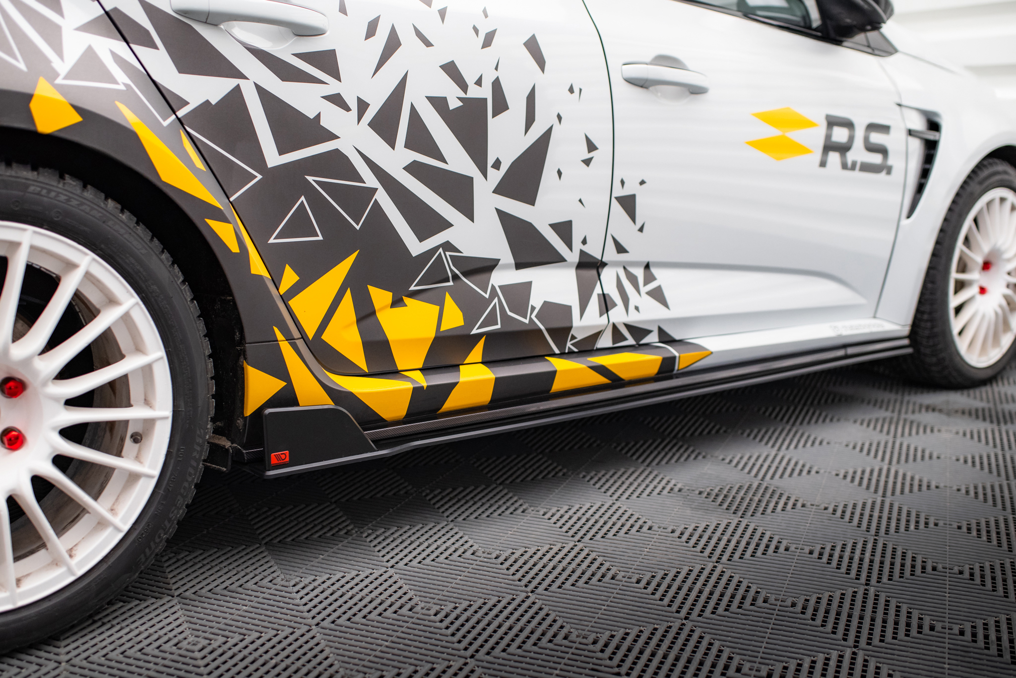 pol_po_Street-Pro-Side-Skirts-Diffusers-Renault-Megane-RS-Mk4-23207_2 pol_po_Street-Pro-Side-Skirts-Diffusers-Renault-Megane-RS-Mk4-23207_2