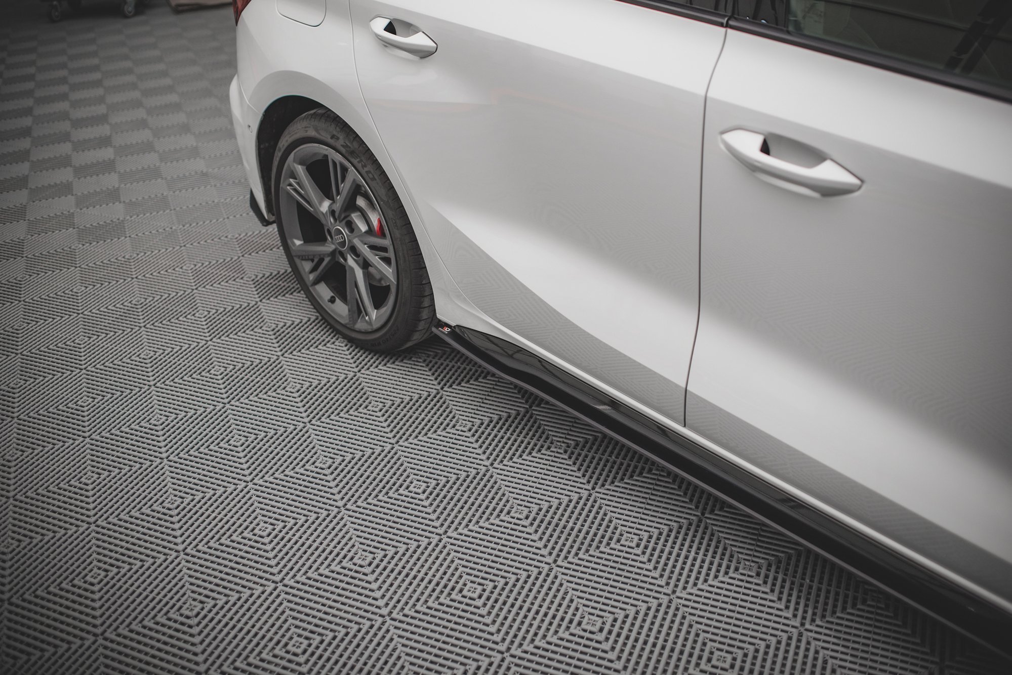 pol_po_Street-Pro-Side-Skirts-Diffusers-V-1-Audi-S3-A3-S-Line-8Y-8Y-Facelift-13295_4 pol_po_Street-Pro-Side-Skirts-Diffusers-V-1-Audi-S3-A3-S-Line-8Y-8Y-Facelift-13295_4