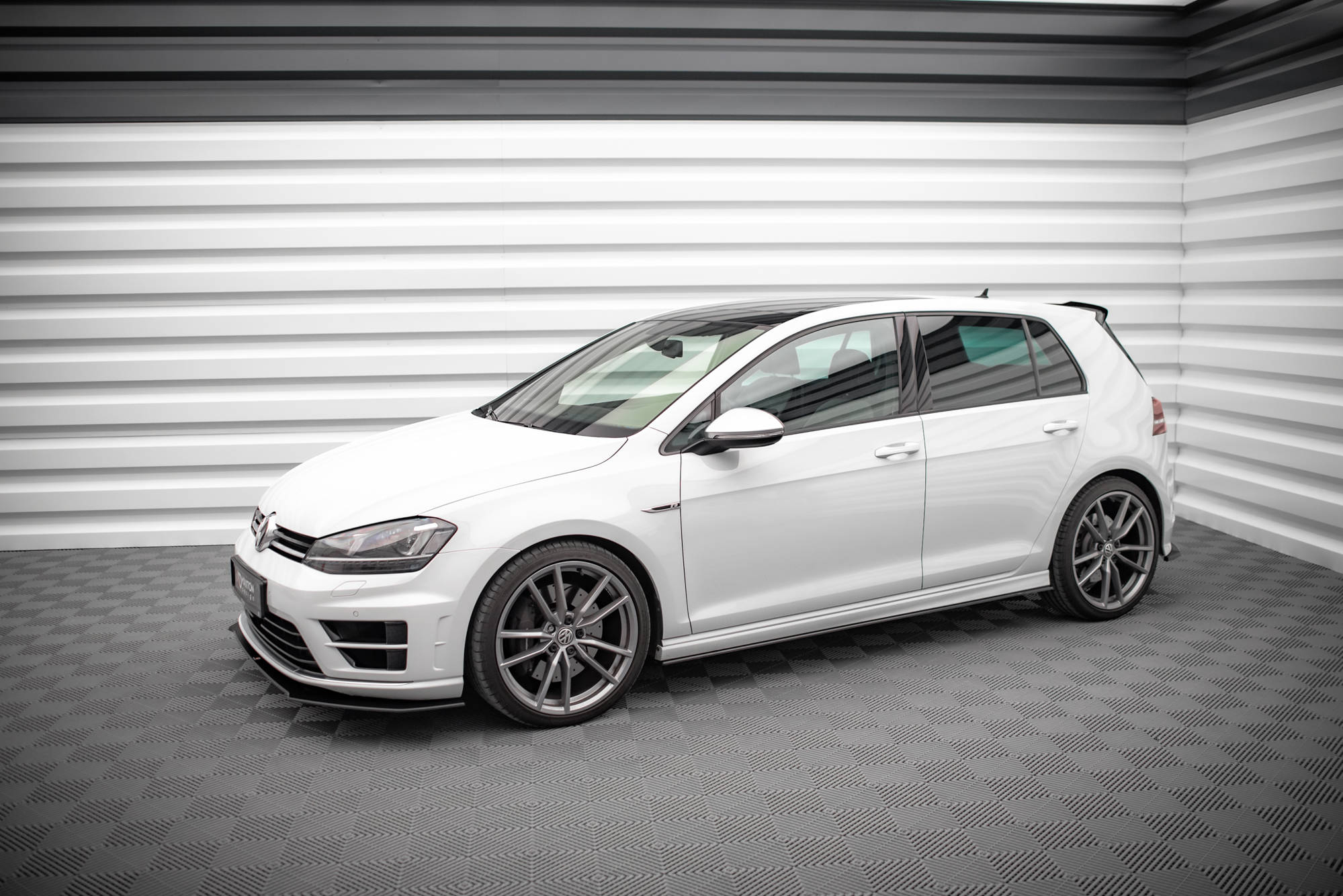 pol_po_Street-Pro-Side-Skirts-Diffusers-Volkswagen-Golf-R-Mk7-14332_5 pol_po_Street-Pro-Side-Skirts-Diffusers-Volkswagen-Golf-R-Mk7-14332_5