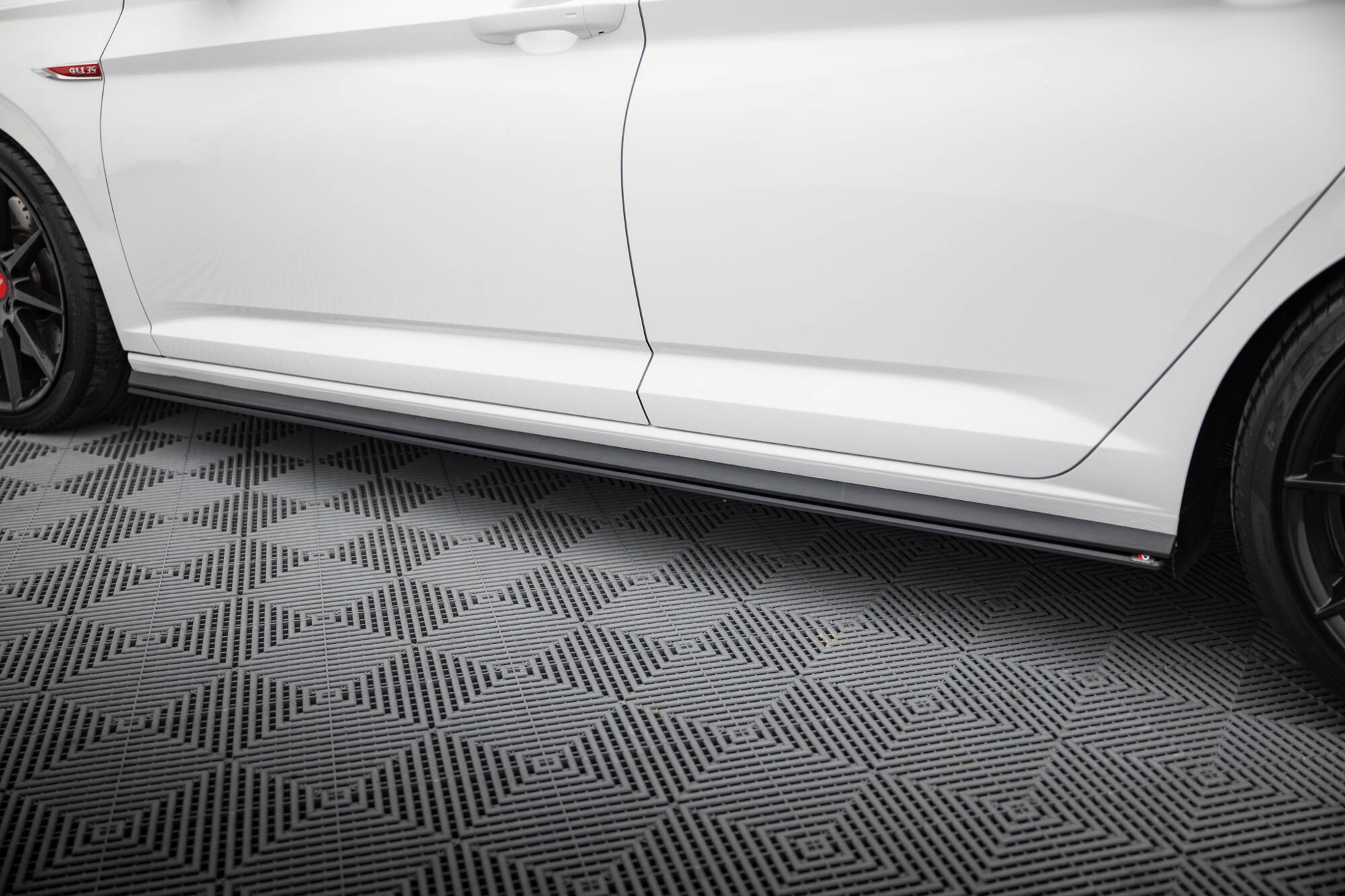 pol_po_Street-Pro-Side-Skirts-Diffusers-Volkswagen-Jetta-GLI-Mk7-21115_5 pol_po_Street-Pro-Side-Skirts-Diffusers-Volkswagen-Jetta-GLI-Mk7-21115_5