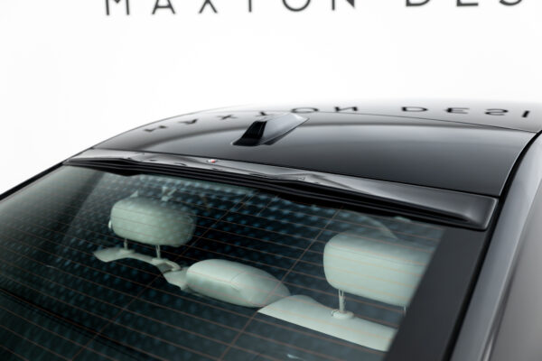 The extension of the rear window BMW 7 G70