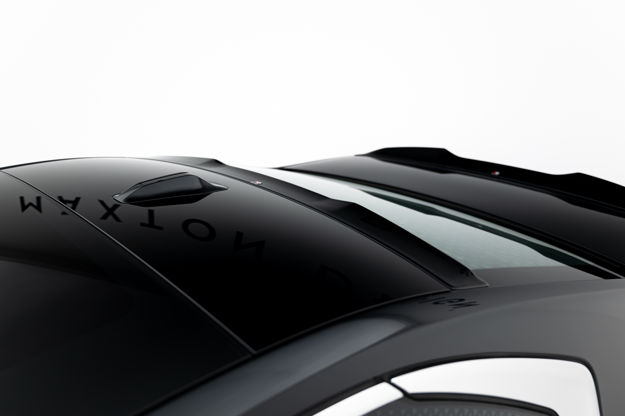 pol_po_The-extension-of-the-rear-window-BMW-7-G70-22794_7 pol_po_The-extension-of-the-rear-window-BMW-7-G70-22794_7
