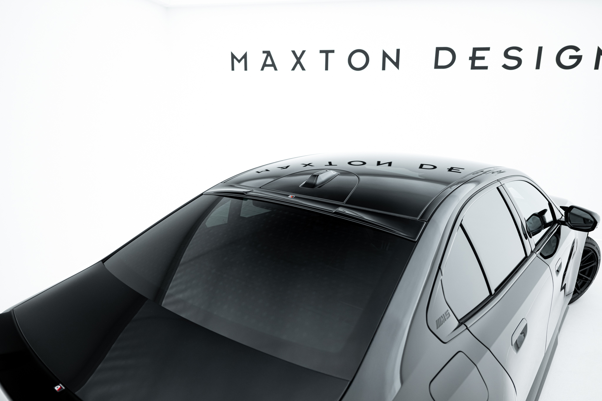 pol_po_The-extension-of-the-rear-window-BMW-M5-Sedan-G90-22750_3 pol_po_The-extension-of-the-rear-window-BMW-M5-Sedan-G90-22750_3