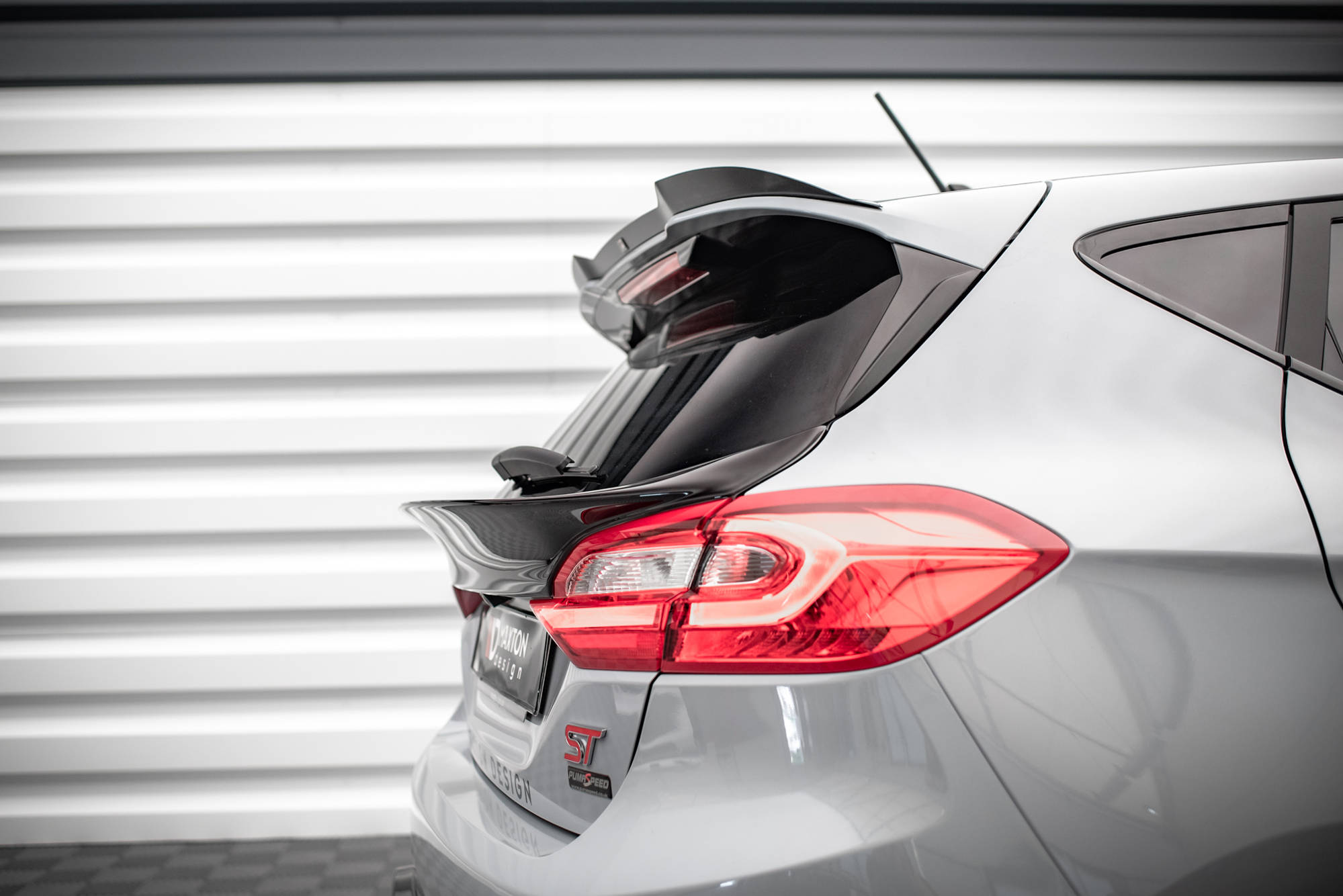 pol_po_The-extension-of-the-rear-window-Ford-Fiesta-Standard-ST-Line-ST-14520_4 pol_po_The-extension-of-the-rear-window-Ford-Fiesta-Standard-ST-Line-ST-14520_4